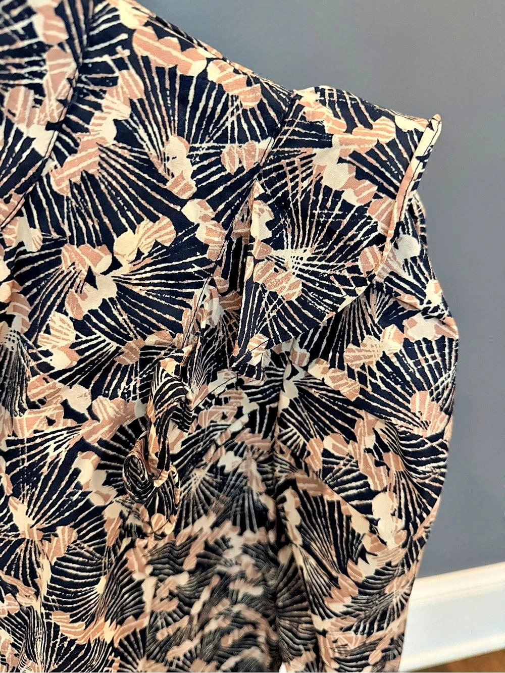 Intermix blouse - Picture 4 of 5